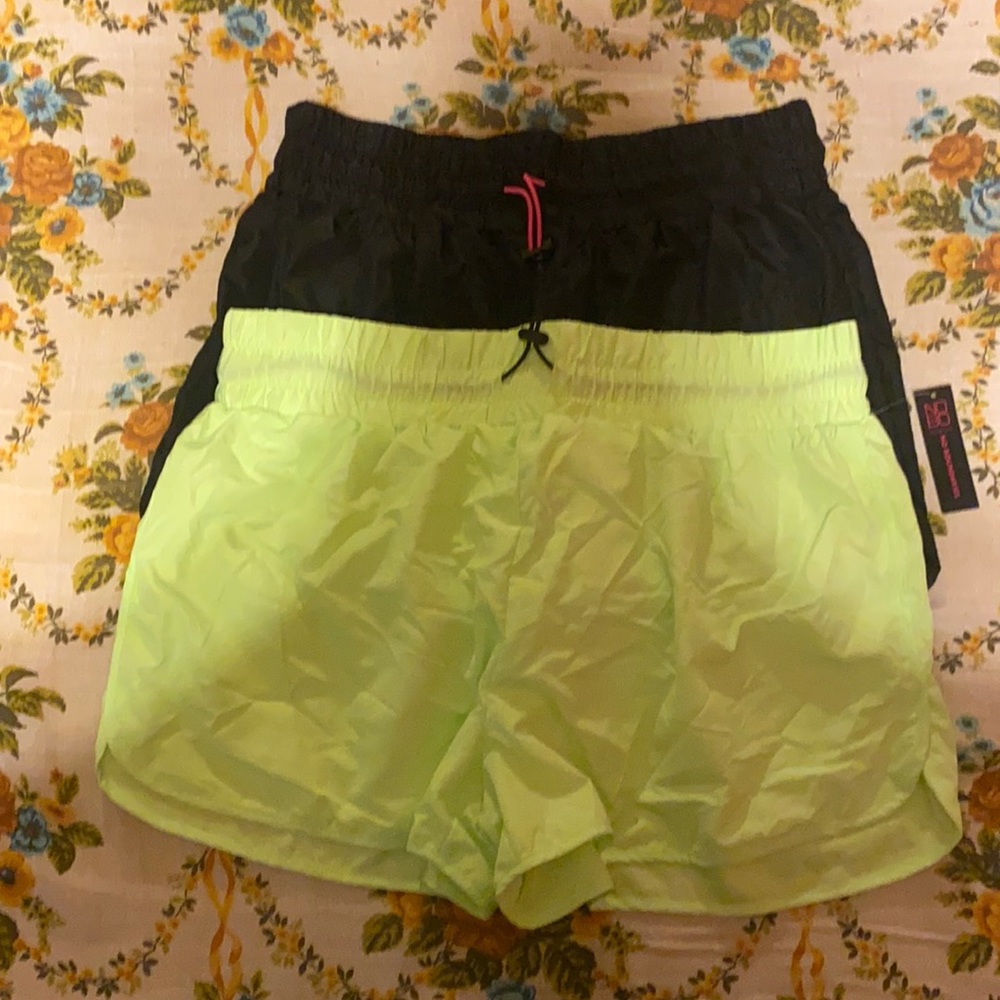 Women gym shorts